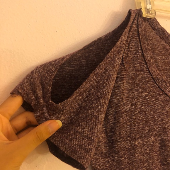 cute top with shoulder cut outs - Picture 3 of 3